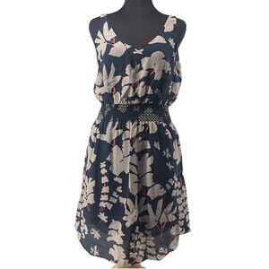 Aritzia Babaton dress 100% silk floral stretch waist summer light weight sz xs